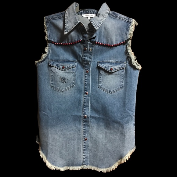 One of a Kind Red Roses Denim Sleeveless Shirt - Picture 3 of 7